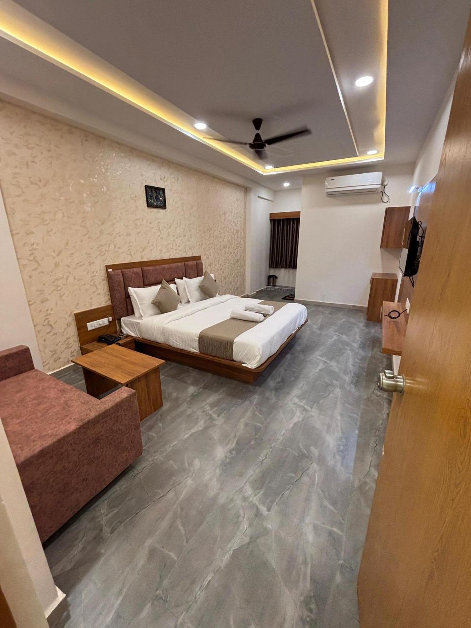 Hotel Mountain Bharuch Εξωτερικό φωτογραφία