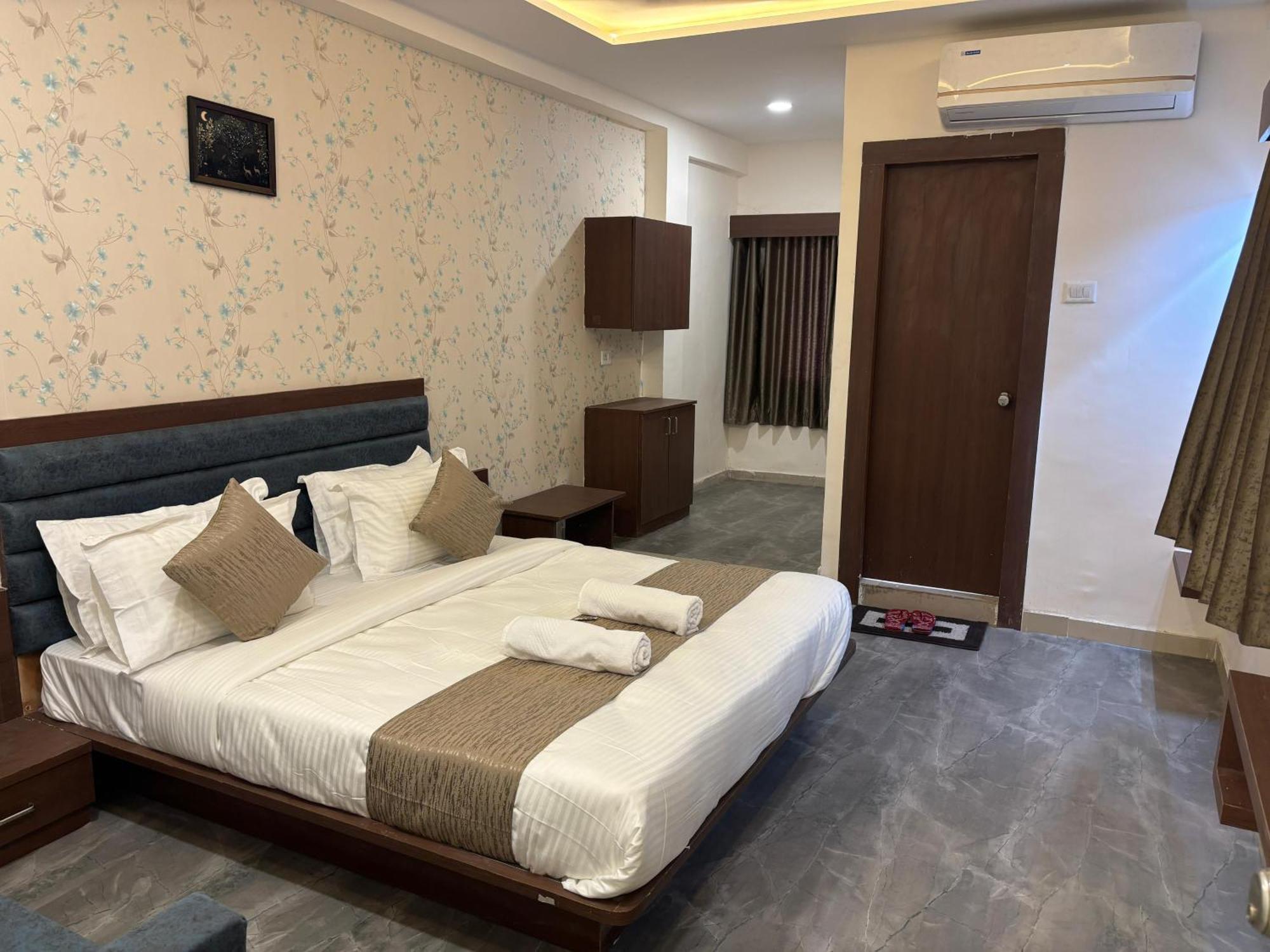 Hotel Mountain Bharuch Εξωτερικό φωτογραφία