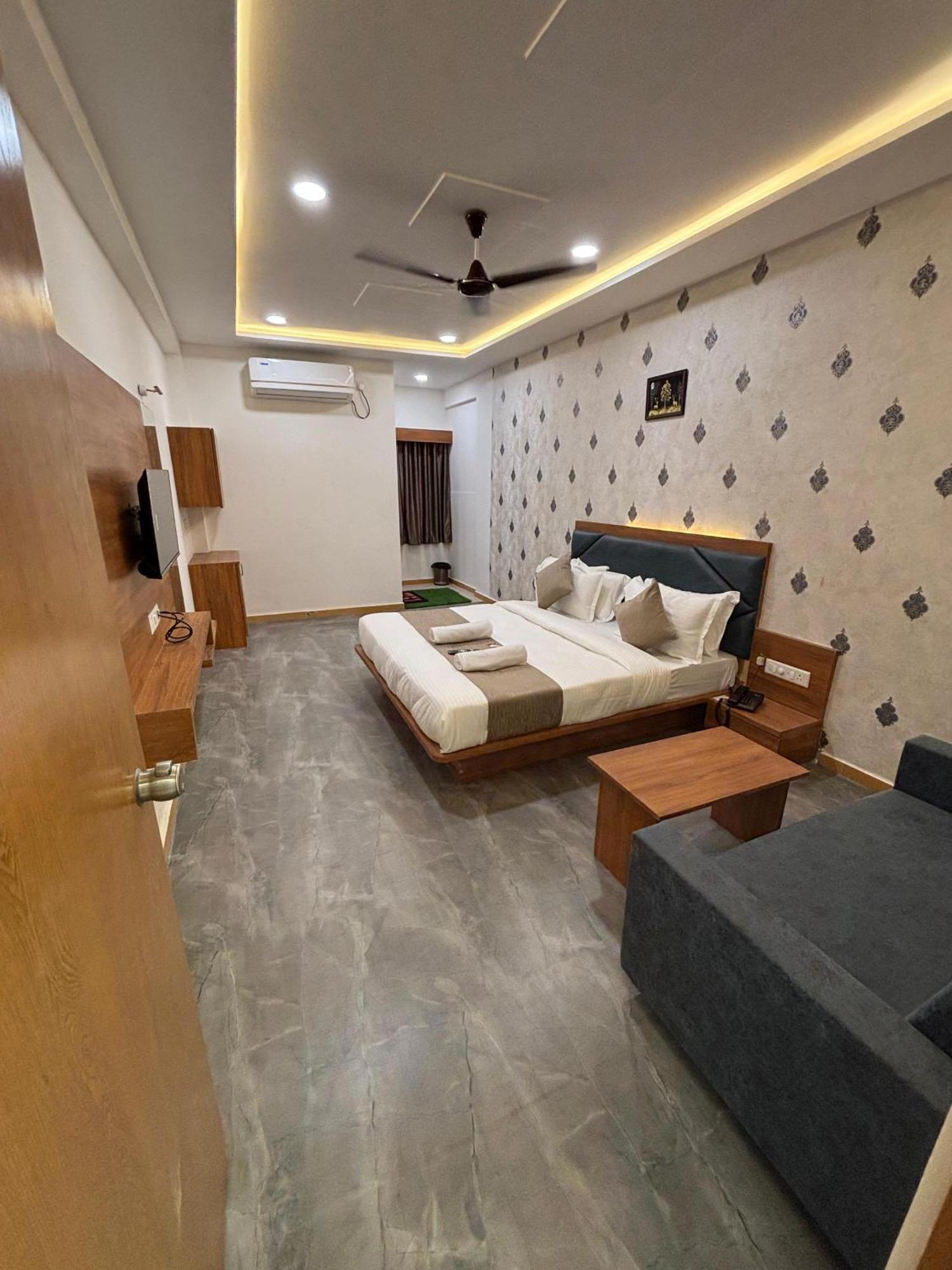 Hotel Mountain Bharuch Εξωτερικό φωτογραφία